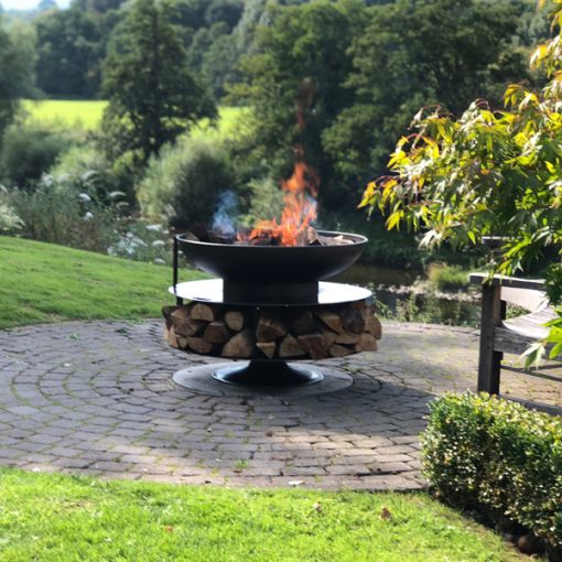 Ring of Logs Firepit with BBQ Swing Arm